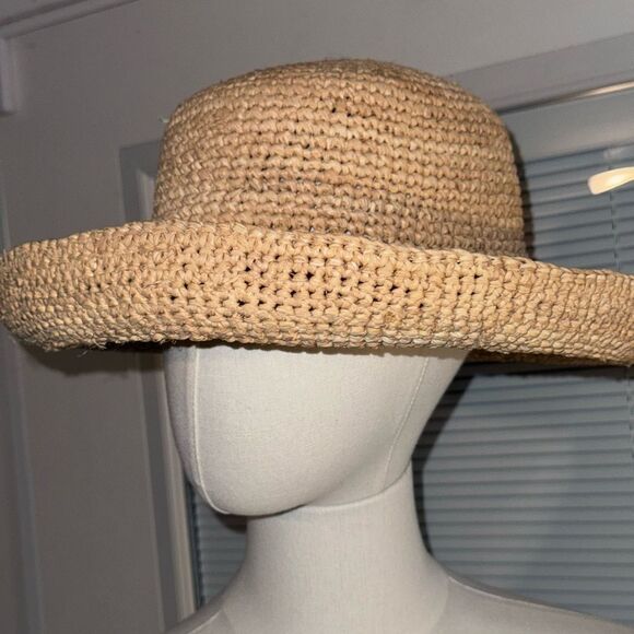 AUGUST Straw hat